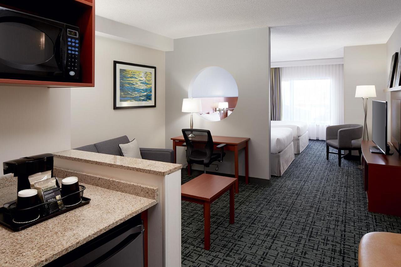 Fairfield Inn & Suites By Marriott Montreal Airport Dorval Zewnętrze zdjęcie