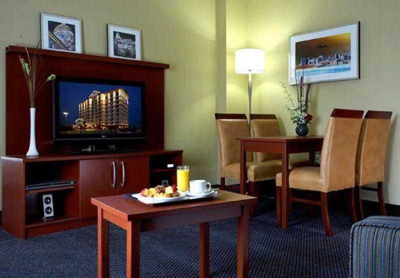 Fairfield Inn & Suites By Marriott Montreal Airport Dorval Pokój zdjęcie